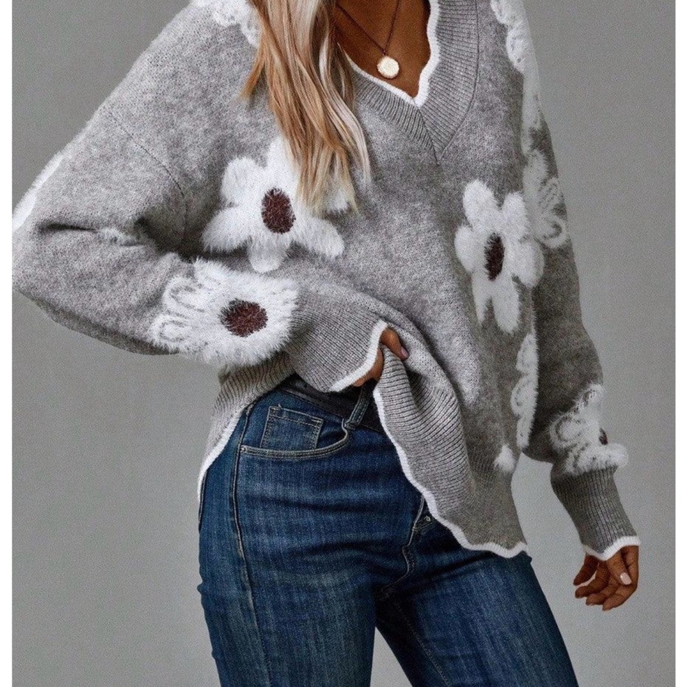 NWT Gray Floral Women's Sweater, Size: Medium